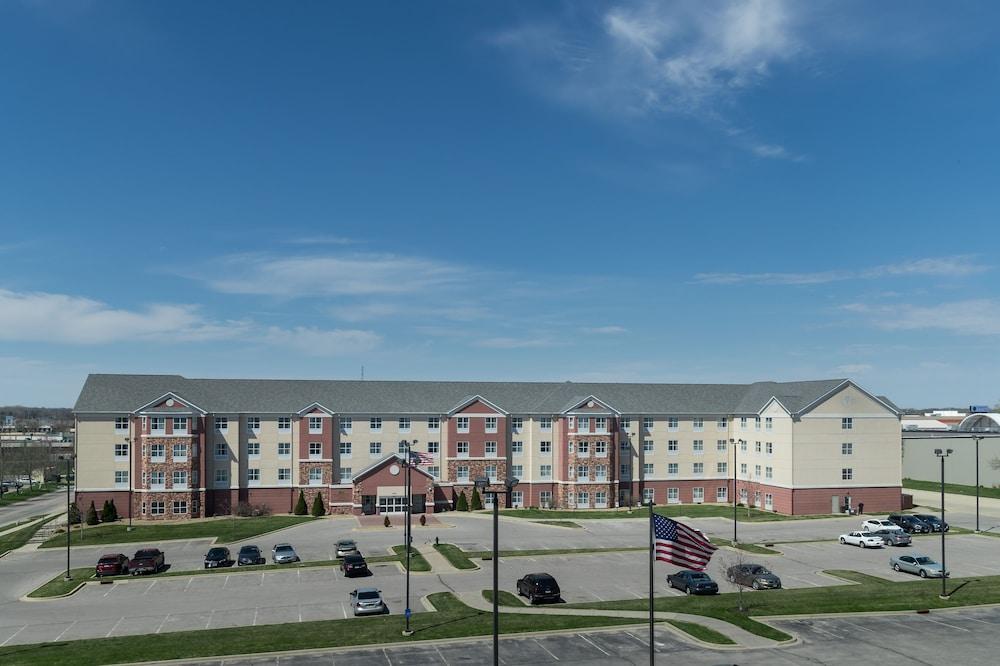 Homewood Suites By Hilton Cedar Rapids-North Εξωτερικό φωτογραφία