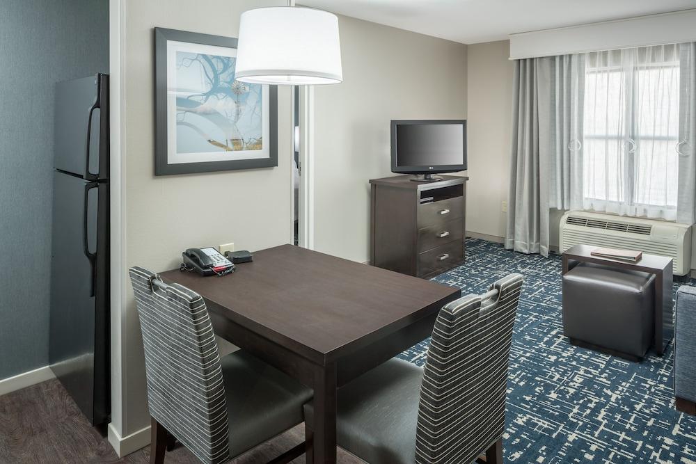 Homewood Suites By Hilton Cedar Rapids-North Εξωτερικό φωτογραφία