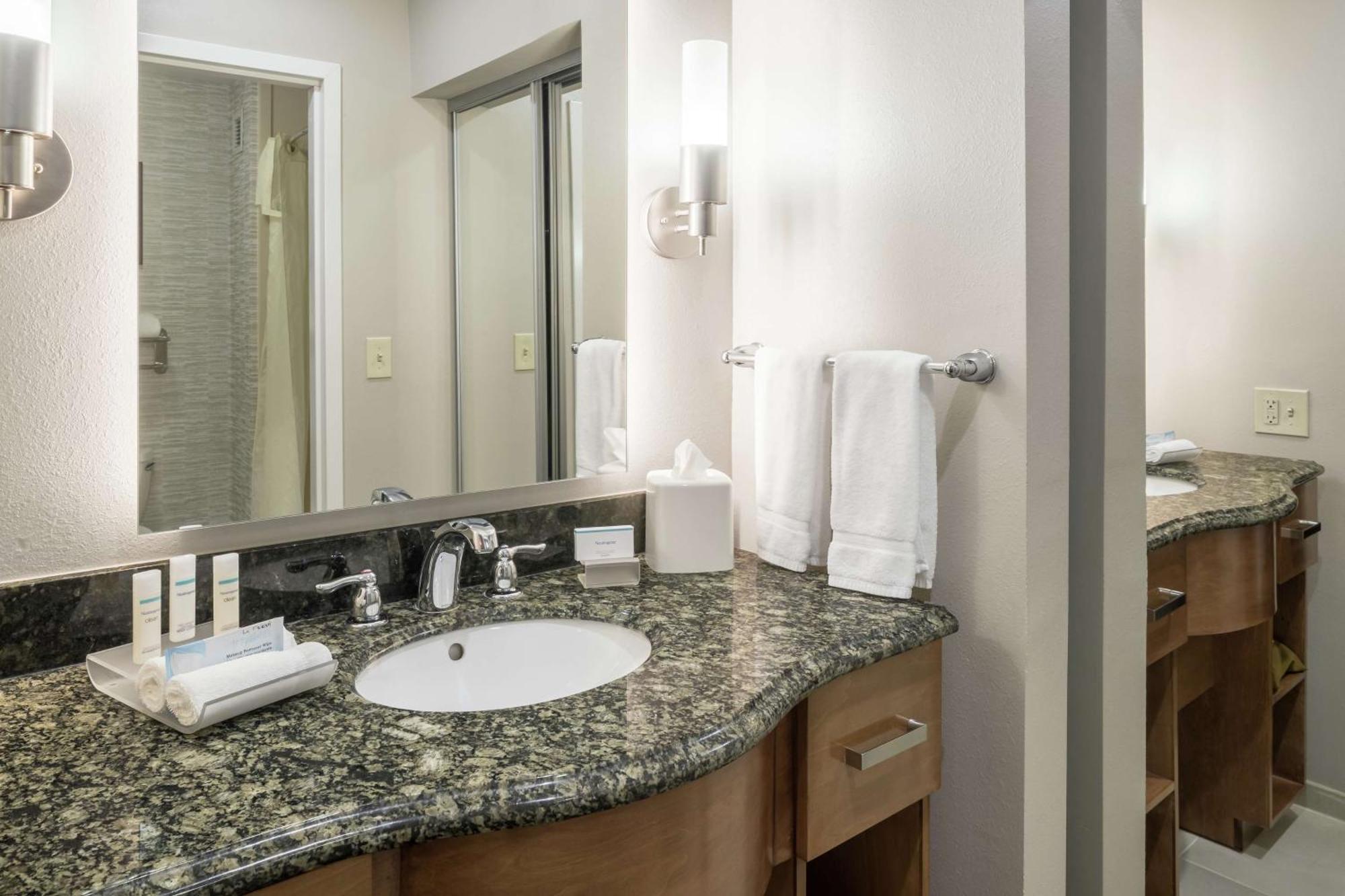 Homewood Suites By Hilton Cedar Rapids-North Εξωτερικό φωτογραφία