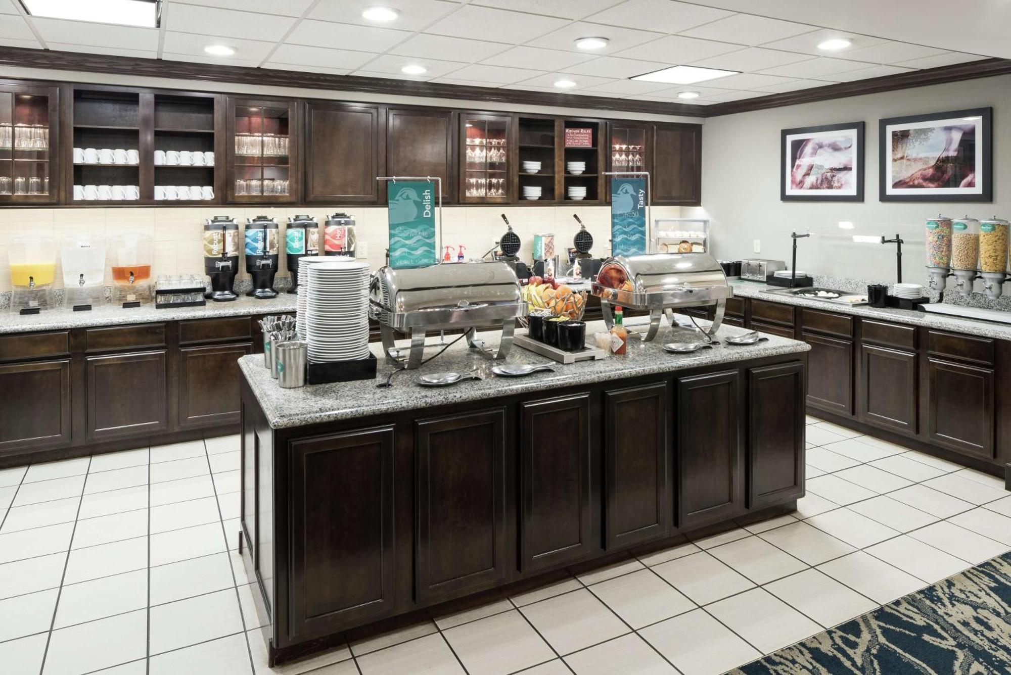 Homewood Suites By Hilton Cedar Rapids-North Εξωτερικό φωτογραφία