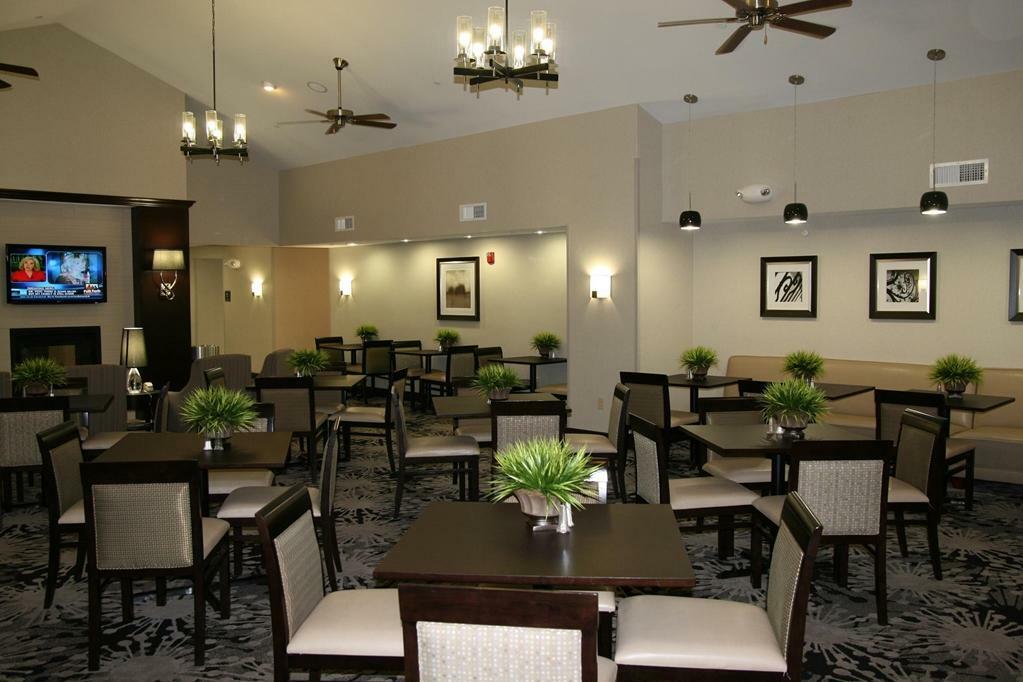 Homewood Suites By Hilton Cedar Rapids-North Εξωτερικό φωτογραφία